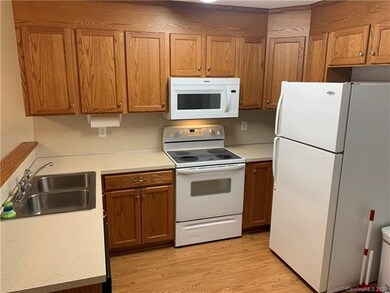 909 Ranchero St, Statesville, NC 28677 - photo 7