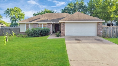 303 E Center St, Prairie Grove, AR 72753 - photo 2