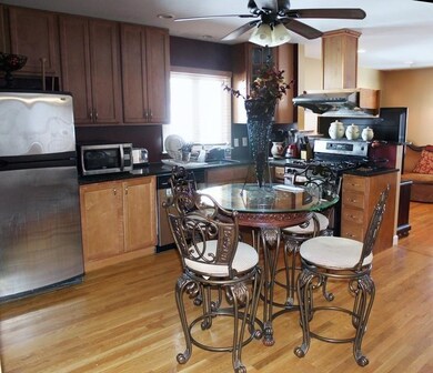 53 Ackers Ave unit 53, Brookline, MA 02445 - photo 2