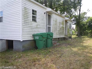 605 E Kearns Ave, High Point, NC 27260 - photo 2