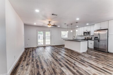 901 Wade Dr, Bedford, TX 76022 - photo 3