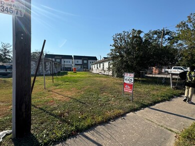 7805 N Main St, Houston, TX 77022 - photo 6