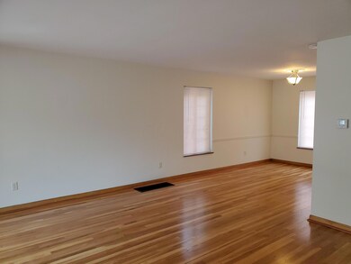 1518 Waltham Rd unit 1524, Upper Arlington, OH 43221 - photo 2