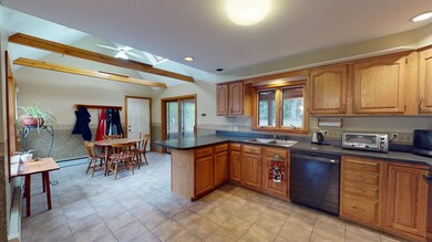 34 Washington Cir, Hillsborough, NH 03244 - photo 7