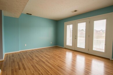 302 Village Dr, Frankfort, KY 40601 - photo 3