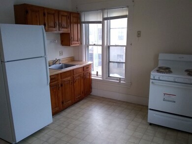 32 S Main St unit 3, Chester, VT 05143 - photo 2