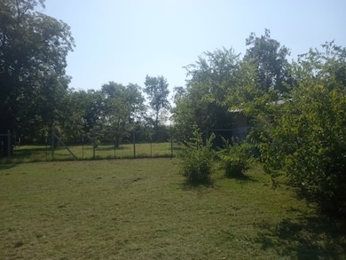 602 Depot St, Whitesboro, TX 76273 - photo 2