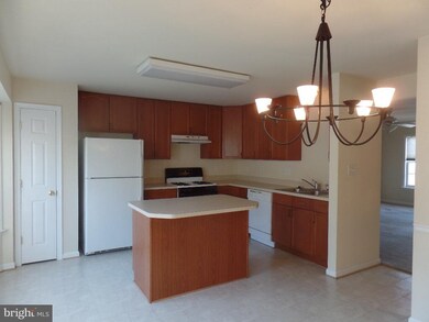 608 Hupps Hill Ct, Strasburg, VA 22657 - photo 6