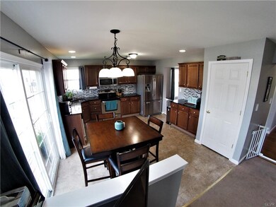 4061 Hemlock Dr, Coplay, PA 18037 - photo 6