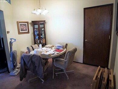 635 Sherman Dr, the Dalles, OR 97058 - photo 6