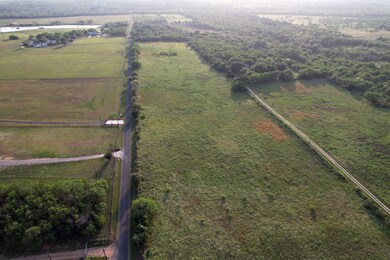 181 County Road 150, San Antonio, TX 78223 - photo 4