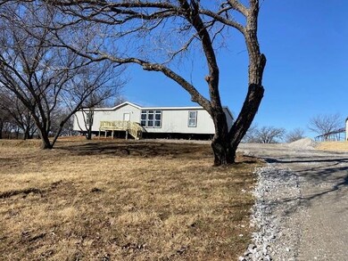 490 Shady Hill Ln, Springtown, TX 76082 - photo 2