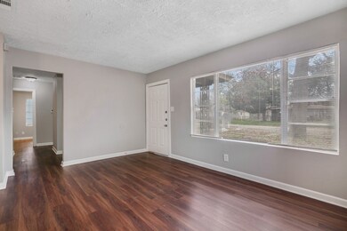 150 Hohldale St unit A, Houston, TX 77022 - photo 3