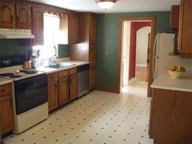 185 W Elm St, Pembroke, MA 02359 - photo 6