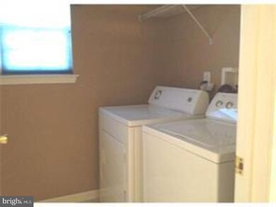 141 Chancellor Dr, Woodbury, NJ 08096 - photo 7