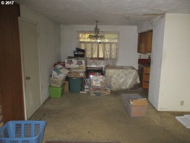 1386 Roundup Dr, Eugene, OR 97401 - photo 7