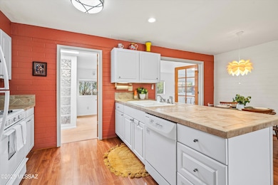 09-Kitchen