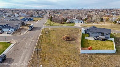 592 River Dr, Dickinson, ND 58601 - photo 3