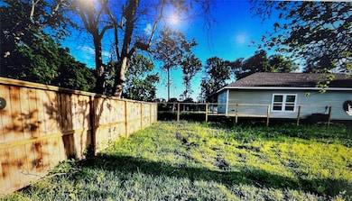 6610 Ezzard Charles Ln, Houston, TX 77091 - photo 4