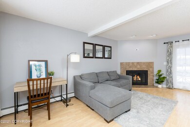 Living Room-20210324-8251