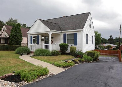 Great curb appeal and plenty of parking!