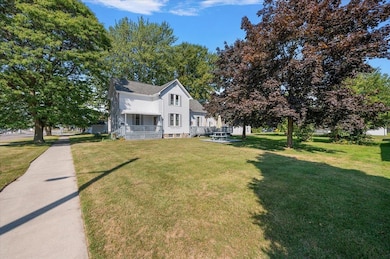 336 Chartier, Marine City, MI 48039 - photo 2