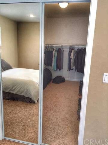 Large Customizable Master Bedroom Close (6' x 11.2