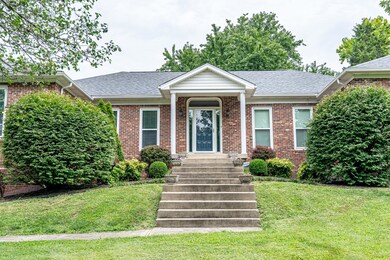 2005 Paddock Ln, La Grange, KY 40031 - photo 2