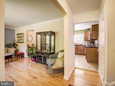 5907 Mustang Dr, Riverdale, MD 20737 - photo 3