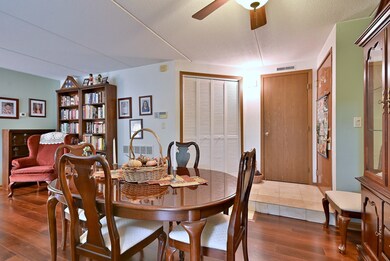 6810 Joliet Rd unit 5, Indian Head Park, IL 60525 - photo 7