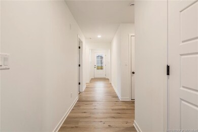 865 Wolf Run Park Blvd, Jeffersonville, IN 47130 - photo 4