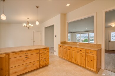 1132 N Baker Ave, East Wenatchee, WA 98802 - photo 5