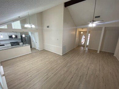 33 N Rain Forest Ct, Spring, TX 77380 - photo 7