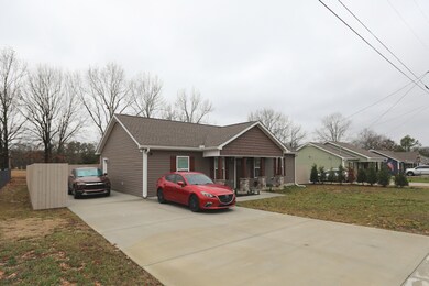 108 E Bomar Ct, Shelbyville, TN 37160 - photo 2