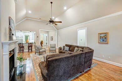 1729 Viking Dr, Houston, TX 77018 - photo 7