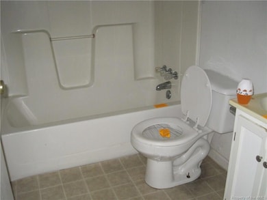 140 Glen St, West Point, VA 23181 - photo 7