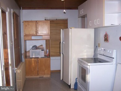 8534 Chestnut St unit REAR, Bally, PA 19503 - photo 5