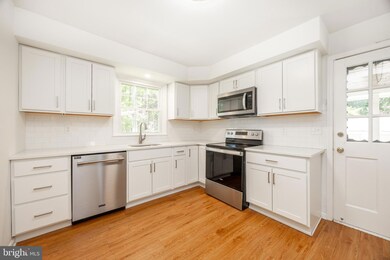 1061 Forest Ln, Glen Mills, PA 19342 - photo 4