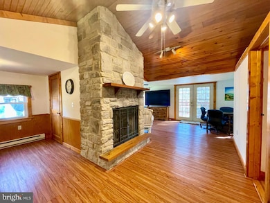 1066 N Browns Dam Dr, New Oxford, PA 17350 - photo 2