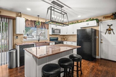 3S260 Birchwood Dr, Warrenville, IL 60555 - photo 4