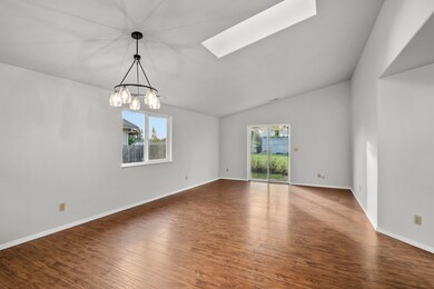 712SWLarchRd-005