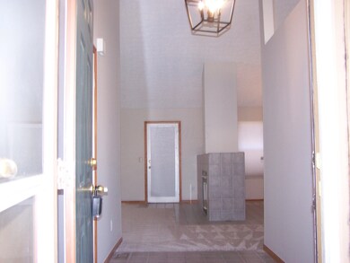 469 Leamington Ct, Columbus, OH 43213 - photo 6