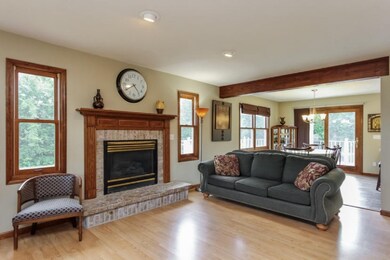 005-Living_Room-1970219-small