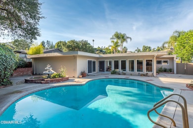 16138 Meadowcrest Rd, Sherman Oaks, CA 91403 - photo 2