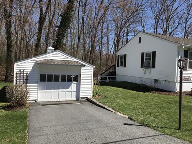 11 Batten St, Webster, MA 01570 - photo 4