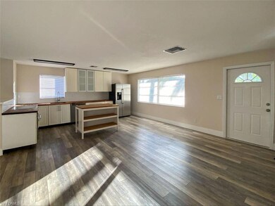 550 14th St N, Naples, FL 34102 - photo 4