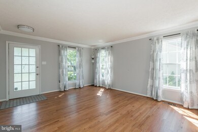 4106 Swiss Stone Dr, Burtonsville, MD 20866 - photo 5