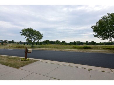 2755 Crinkle Root Dr, Fitchburg, WI 53711 - photo 2