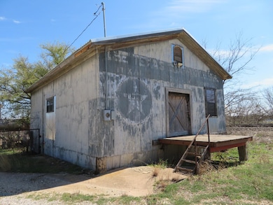 608 E College Ave, Coleman, TX 76834 - photo 3