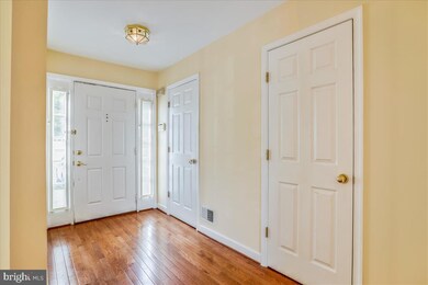 7 Farnham Way, Lutherville Timonium, MD 21093 - photo 2
